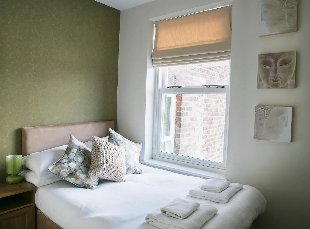 The Green House Classic 2 Bedroom Apartment Χαρογκέιτ 0*,  Ηνωμένο Βασίλειο